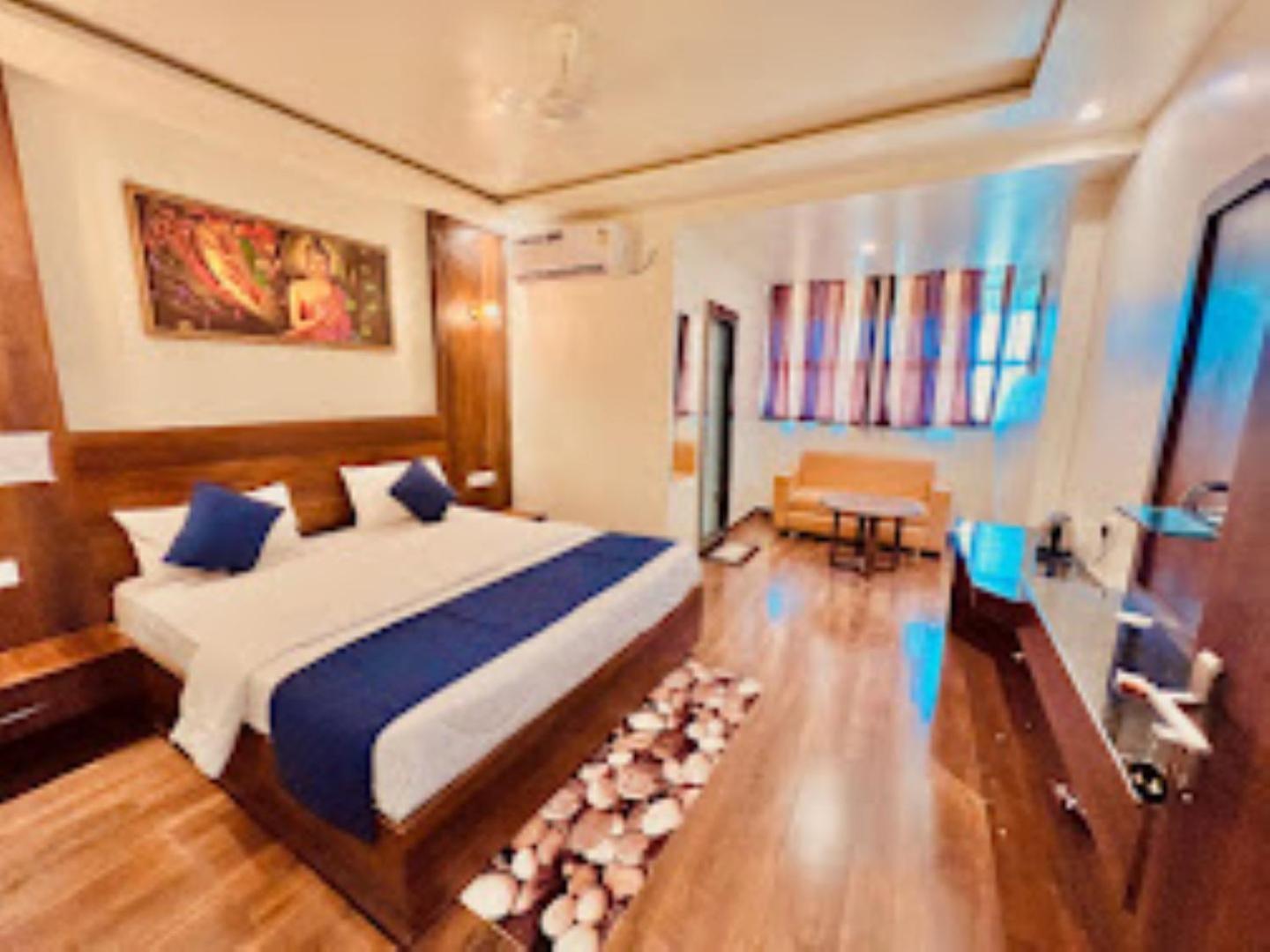 Hotel Parth Sitapur Muafi Екстериор снимка